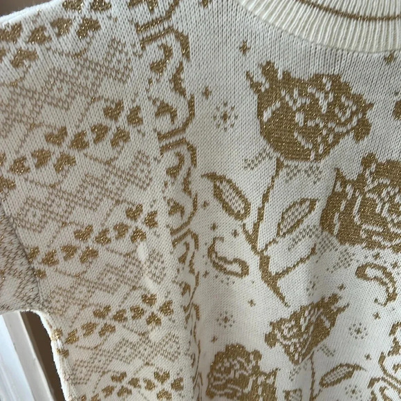 Vintage Dana Scott Like New Cream Sweater with Gold Rose Pattern. Size L - Picture 12 of 12